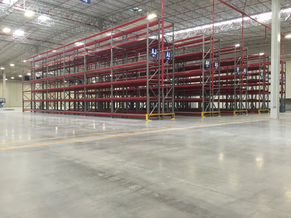 Almacén con Rack Selectivo
